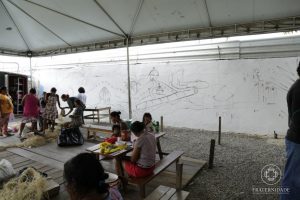 Pintura em muro do Abrigo Pintolândia